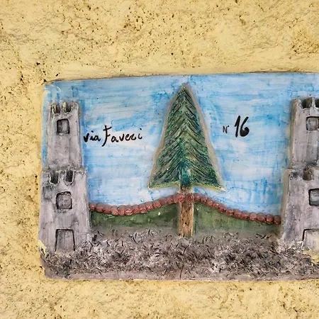 In Cima Alla Contrada Apartment *